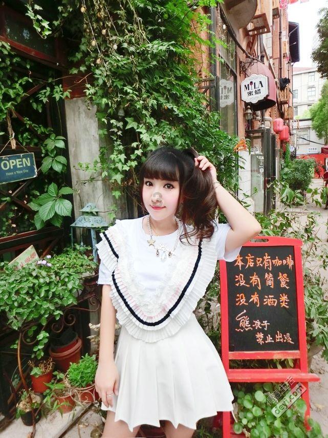 法国一描写爱情的女作家,66岁被28岁小伙迷恋,一生都在追求爱情